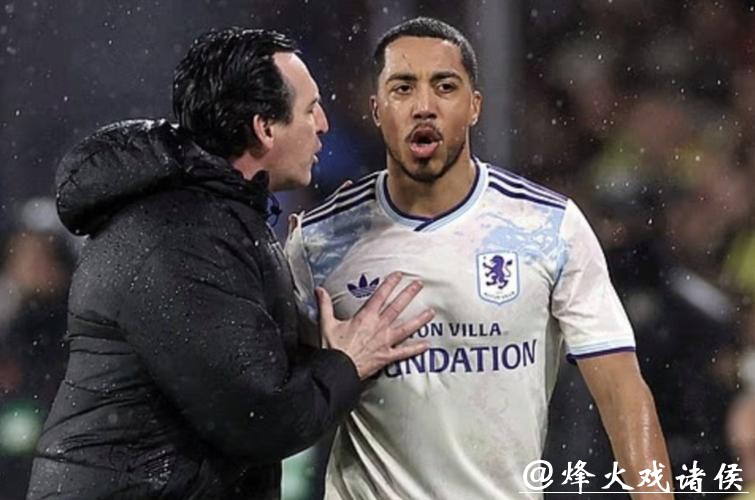 “你是我儿子” 争议一幕:54岁英超名帅怒推球员+拒拥抱 后者尴尬 “你是我儿子” 争议一幕:54岁英超名帅怒推球员+拒拥抱 后者尴尬